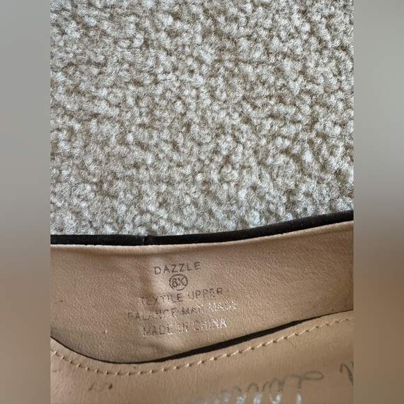 Beautiful Black Heels - Picture 6 of 7